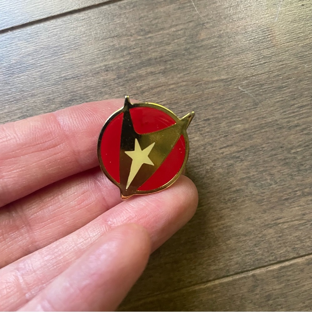 Gold Enamel Star Trek Lapel pin badge costume Halloween